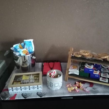 Emmanueli65 Fronte Clinica Per 5 Matrimoniale 2 Singoli 1 Divano Letto Plasencia Exterior foto