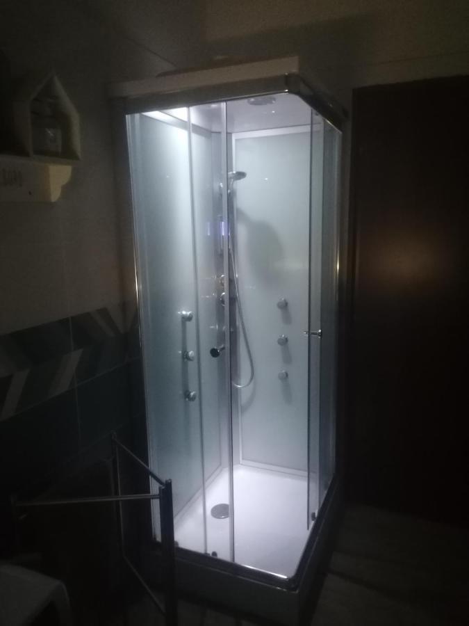 Emmanueli65 Fronte Clinica Per 5 Matrimoniale 2 Singoli 1 Divano Letto Plasencia Exterior foto